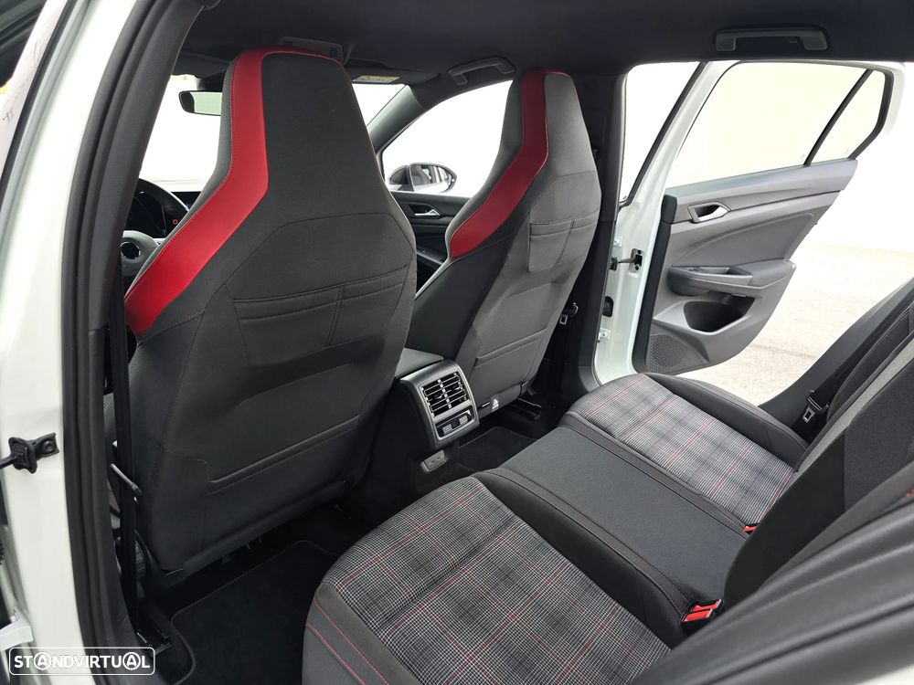 VW Golf 2.0 TSI GTI DSG - 38