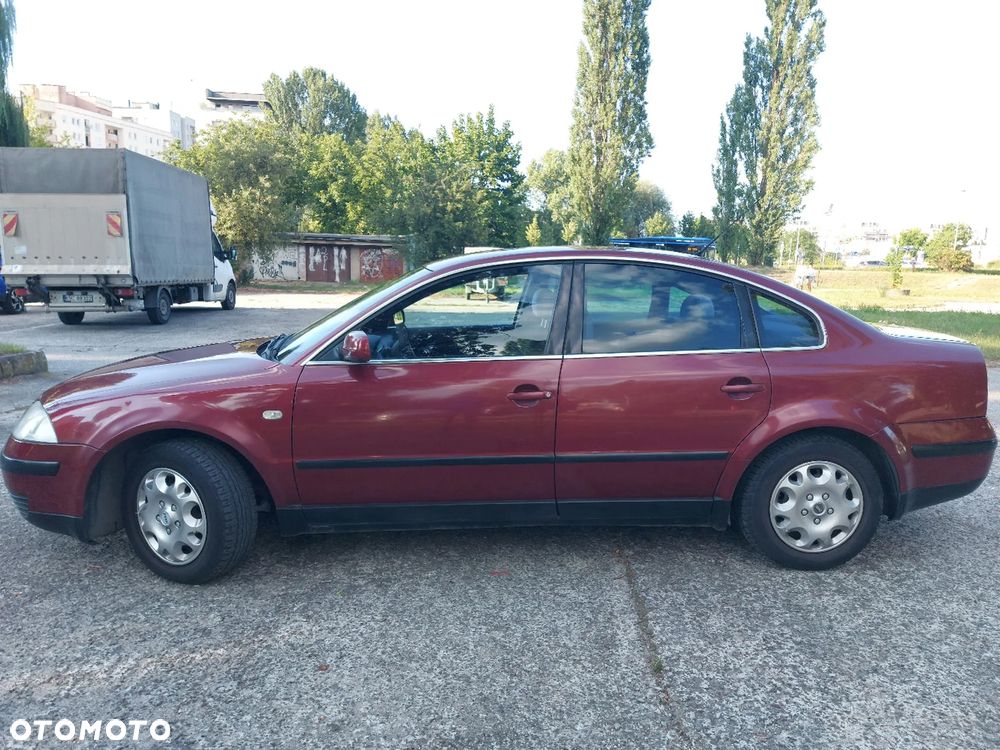 Volkswagen Passat 1.9 TDI Comfortline - 2