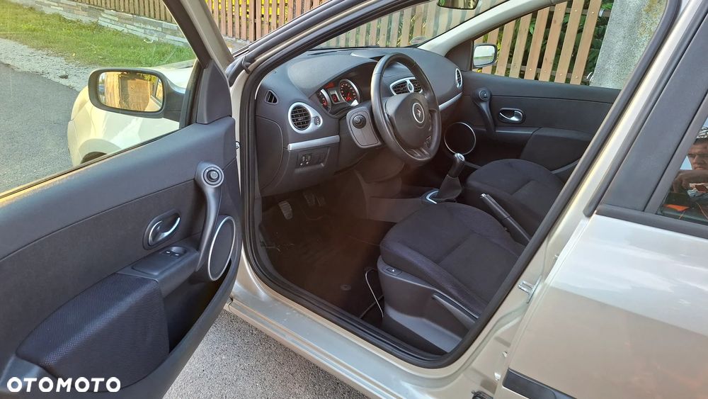 Renault Clio - 13