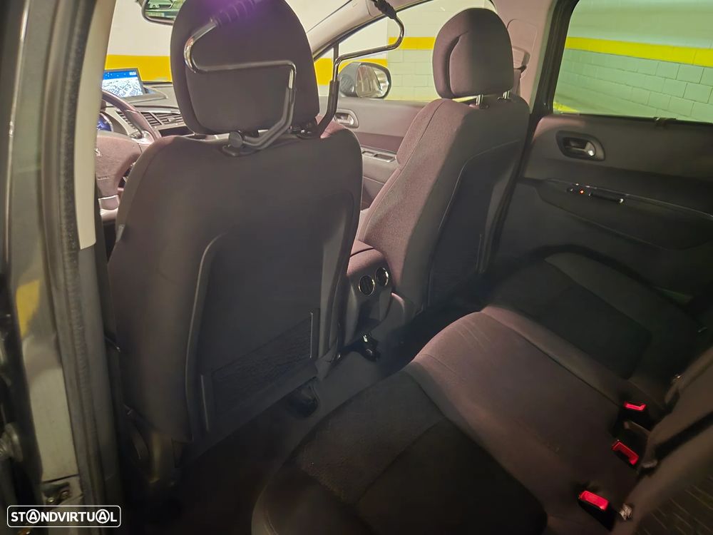 Peugeot 3008 1.6 BlueHDi Style - 27