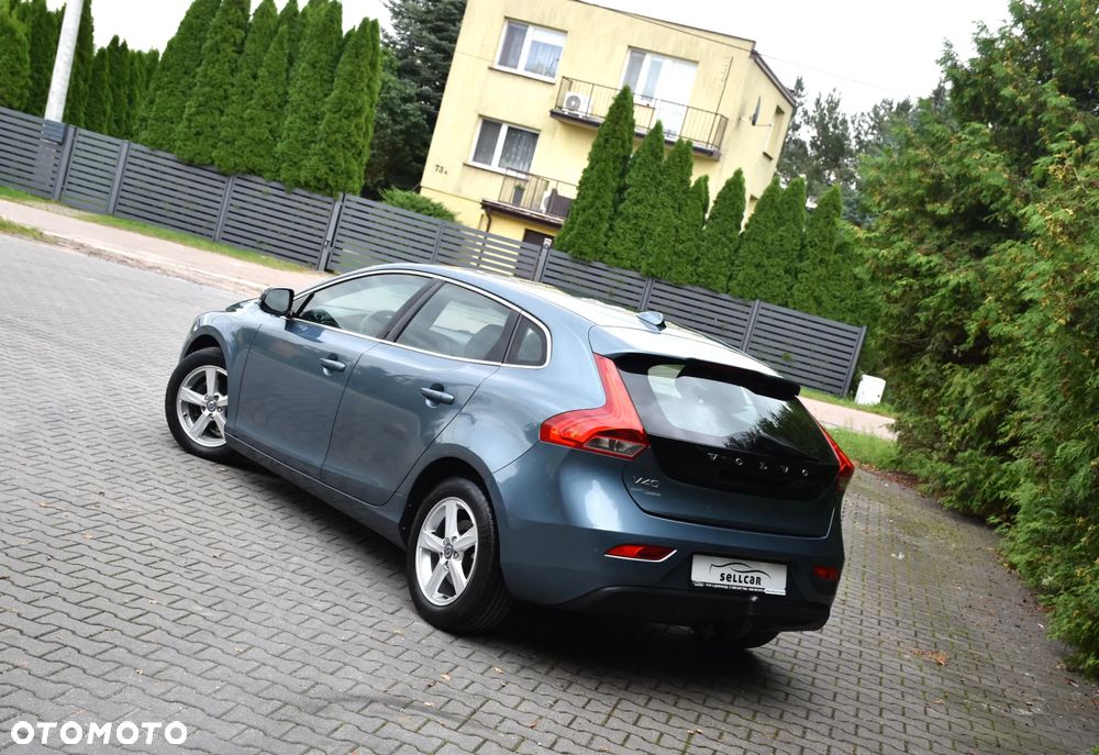 Volvo V40 D2 Momentum - 3
