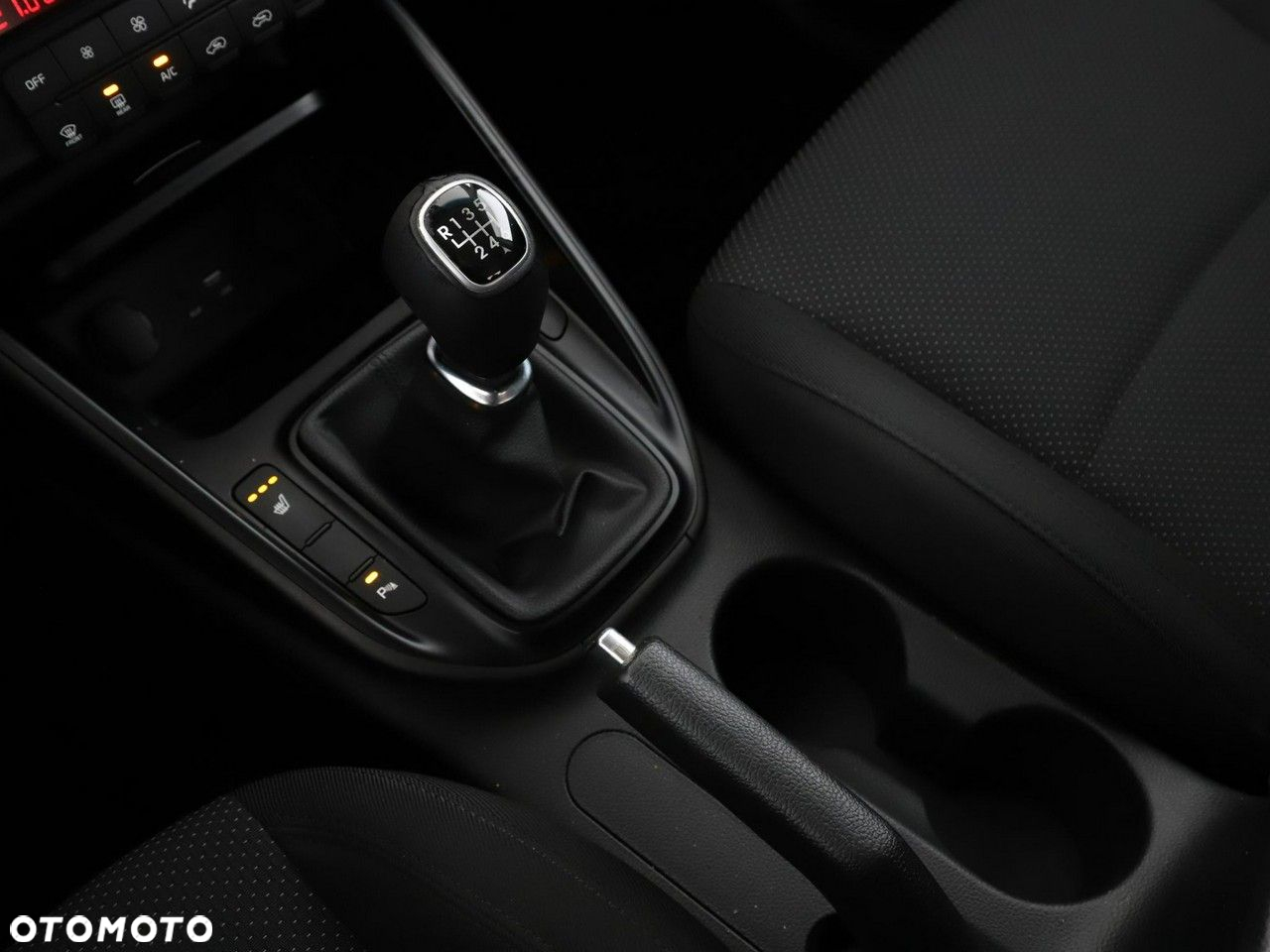 Kia Carens - 29