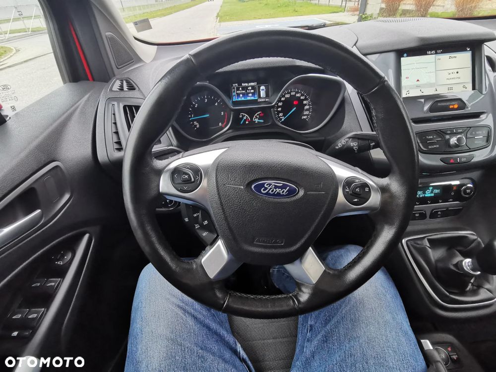 Ford Tourneo Connect Grand - 37