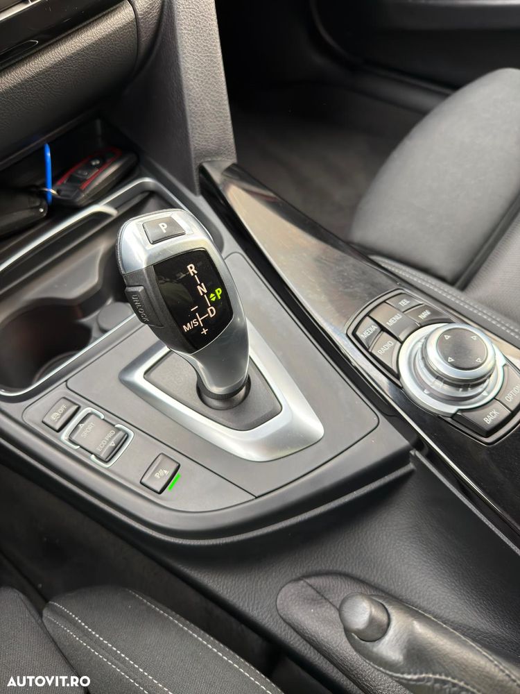 BMW Seria 3 318d Aut. Sport Line - 14