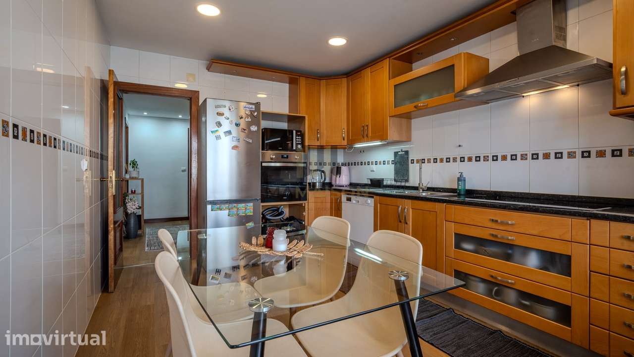 Apartamento T3 | Remodelado | Garagem Box - Grande imagem: 3/32