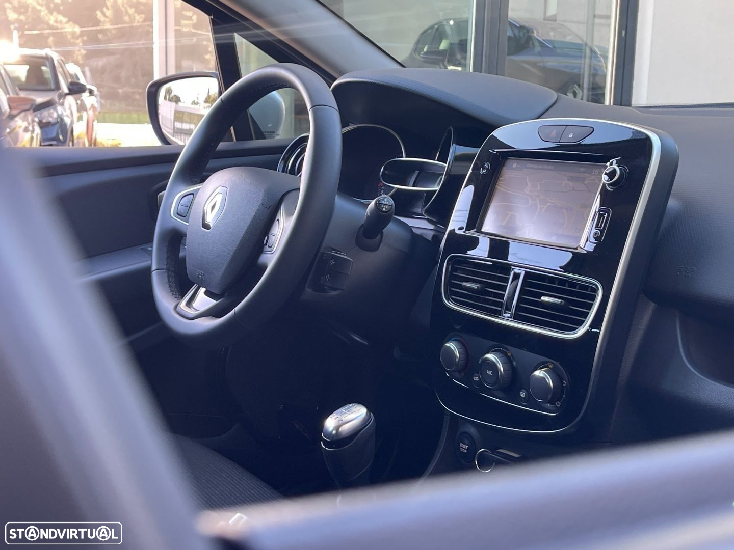 Renault Clio Sport Tourer 1.5 dCi Limited - 28
