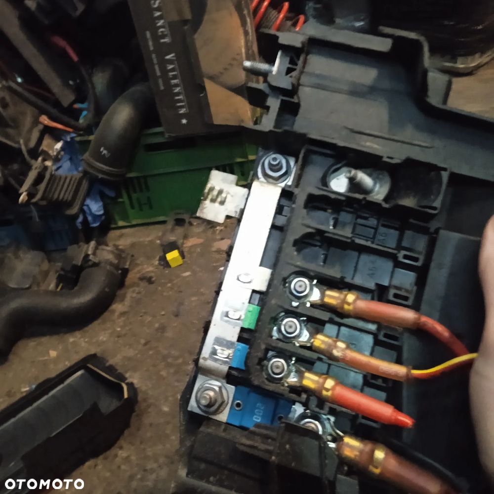 Obudowa bezpieczników A2465400182 - 3