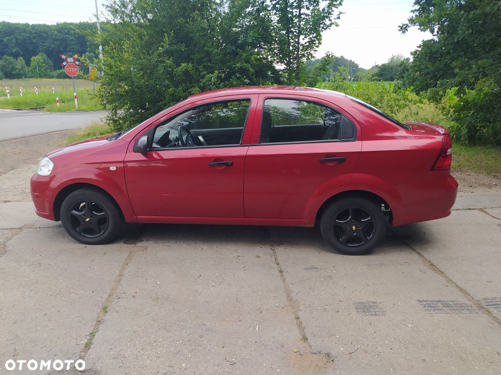Chevrolet Aveo - 4