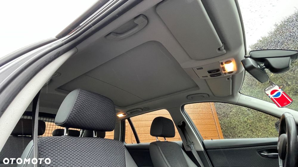 BMW Seria 3 318i Edition Exclusive - 34