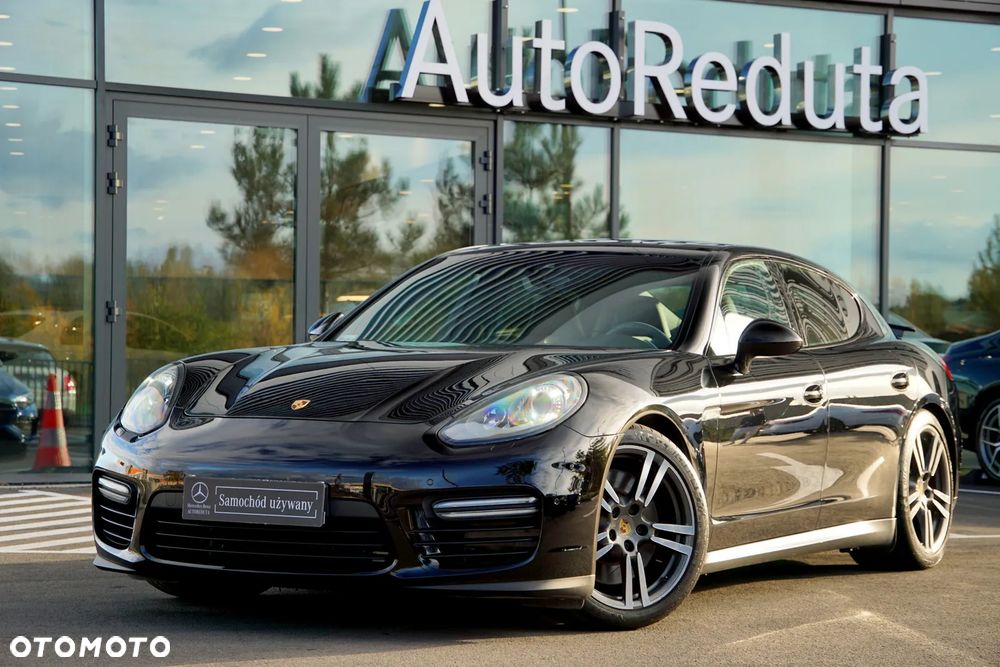 Porsche Panamera GTS PDK - 1