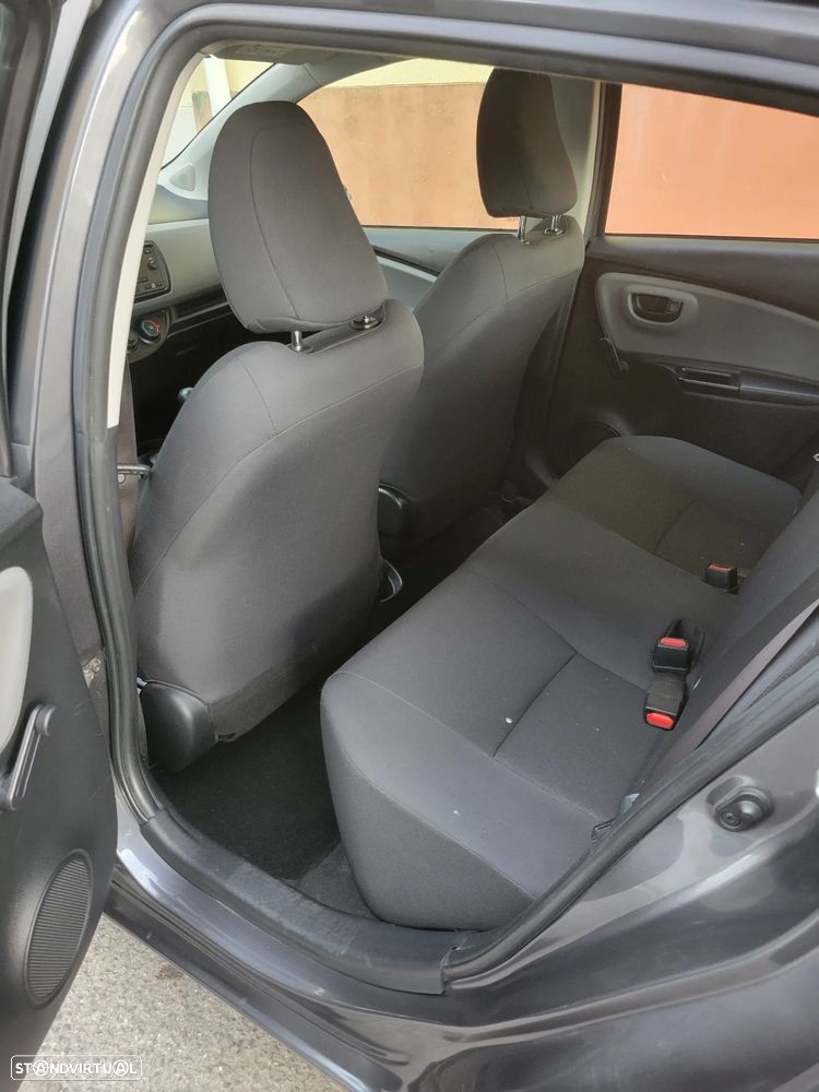 Toyota Yaris 1.4 D-4D ACtive+AC - 8