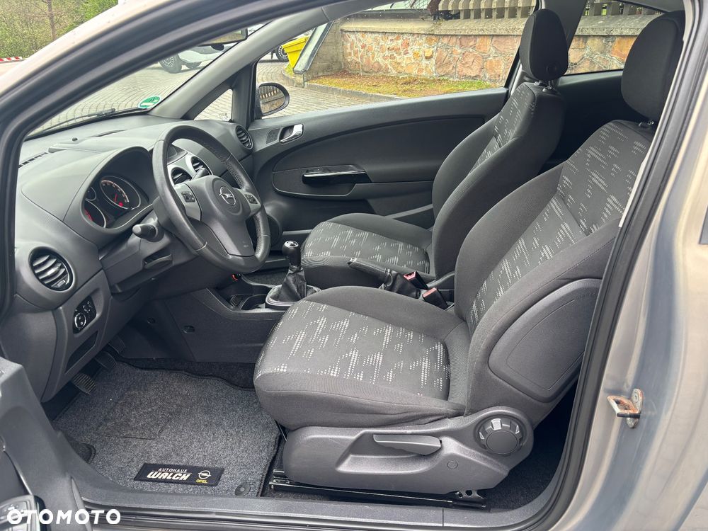 Opel Corsa 1.4 16V Satellite - 14