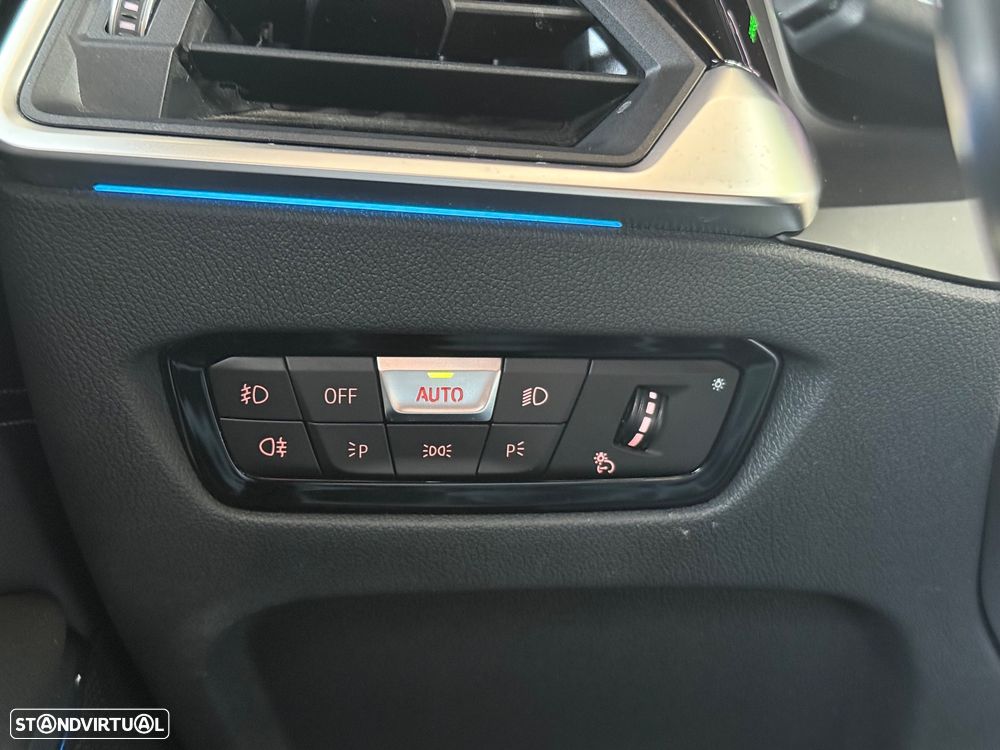 BMW 330 e Pack M Auto - 26