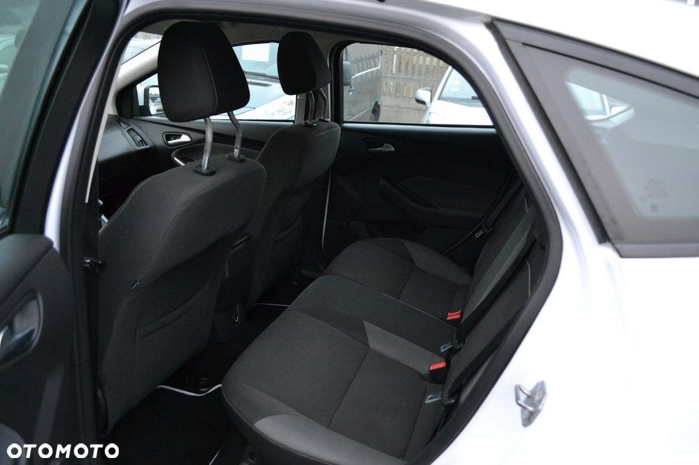 Ford Focus 1.6 Edition - 15