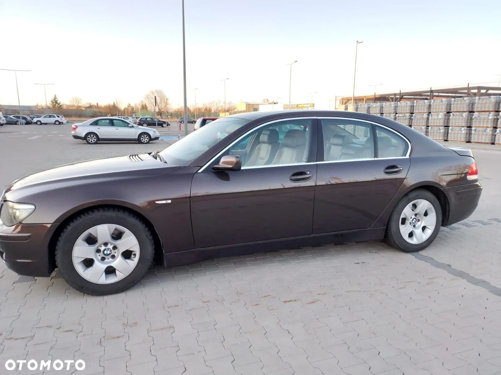 BMW Seria 7 745i - 2