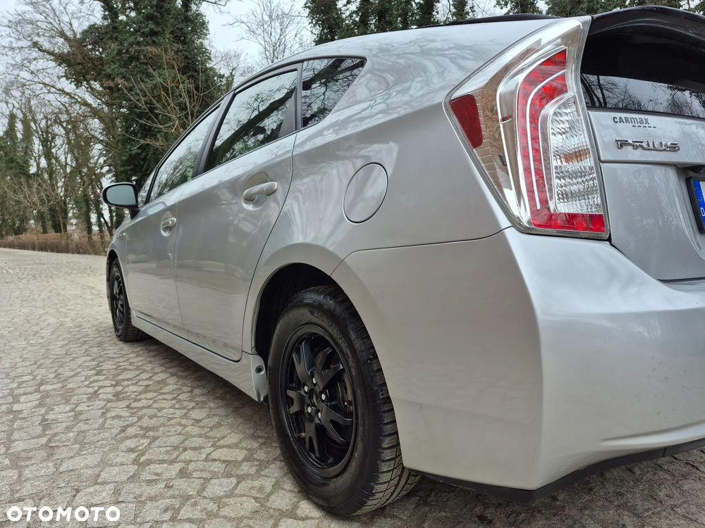 Toyota Prius Hybrid Executive - 11