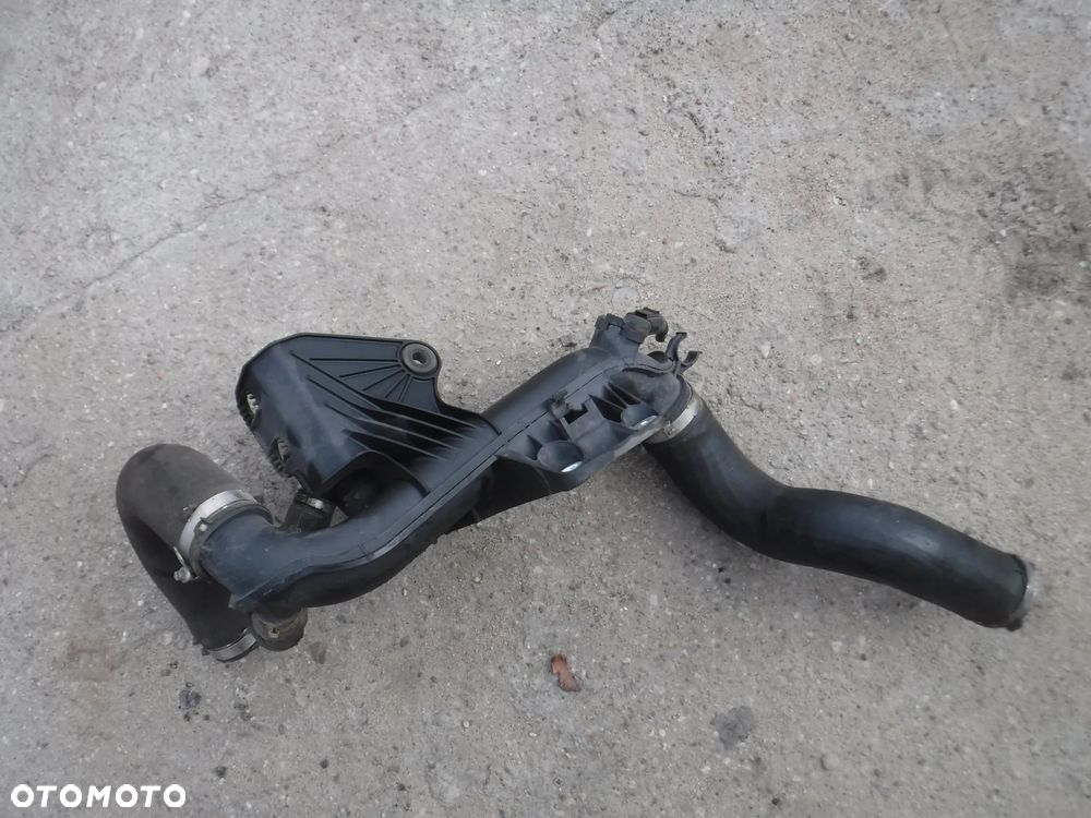 Audi A4 B8 A5 8T  2.0  TDI przewod rura intercoolera turbiny 8K0145673AD - 1