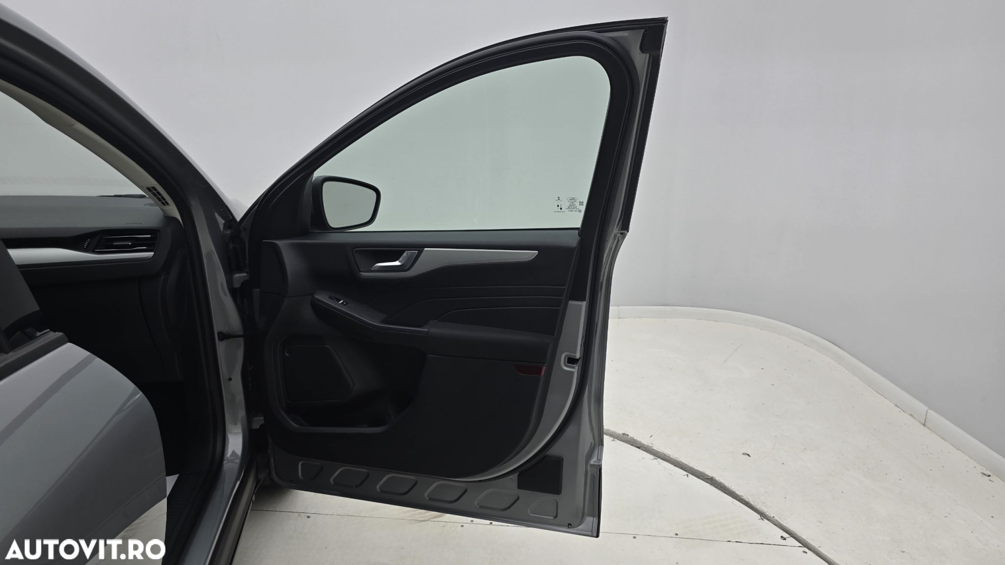 Ford Kuga 1.5 EcoBlue A8 FWD Trend - 18