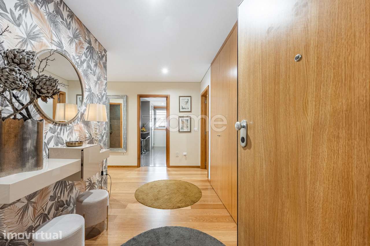 Apartamento T3+1 com três lugares de garagem | Águas Santas, Maia - Grande imagem: 2/36