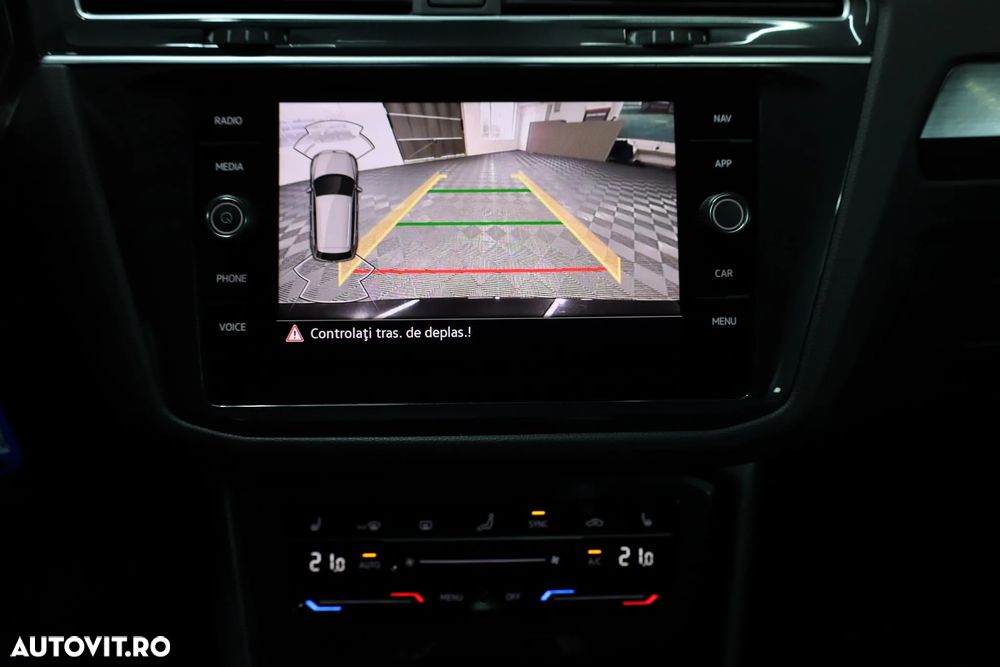 Volkswagen Tiguan 2.0 TDI SCR 4MOTION DSG Elegance - 10