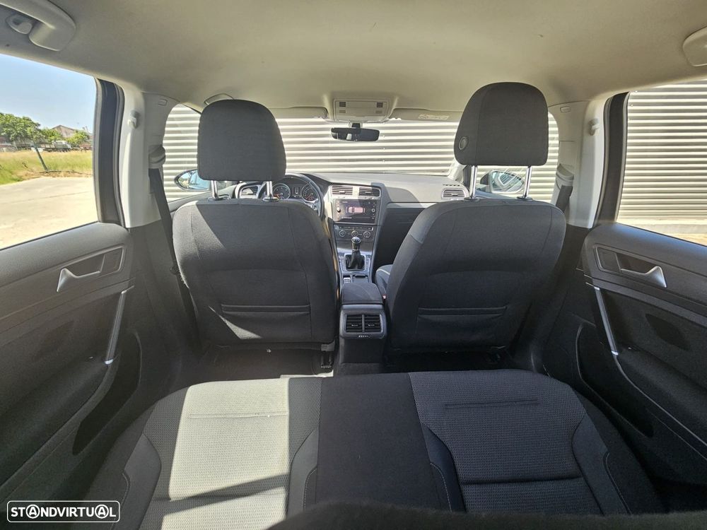 VW Golf Variant 1.6 TDi Confortline - 26