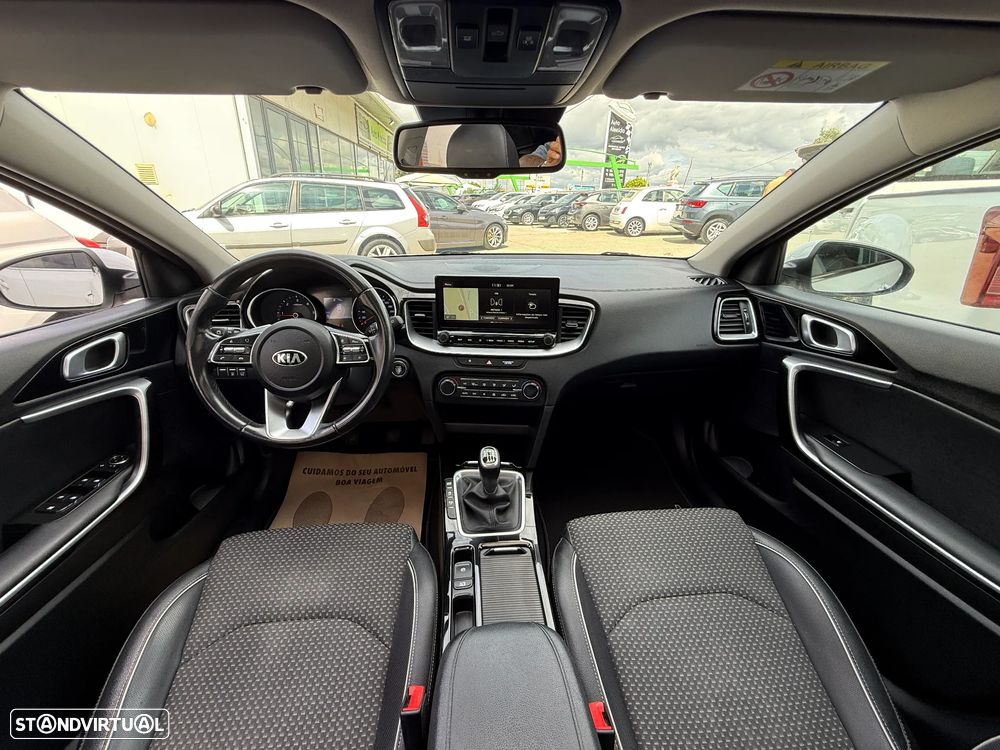 Kia Ceed SW 1.6 CRDi MHEV Drive+SRF - 17