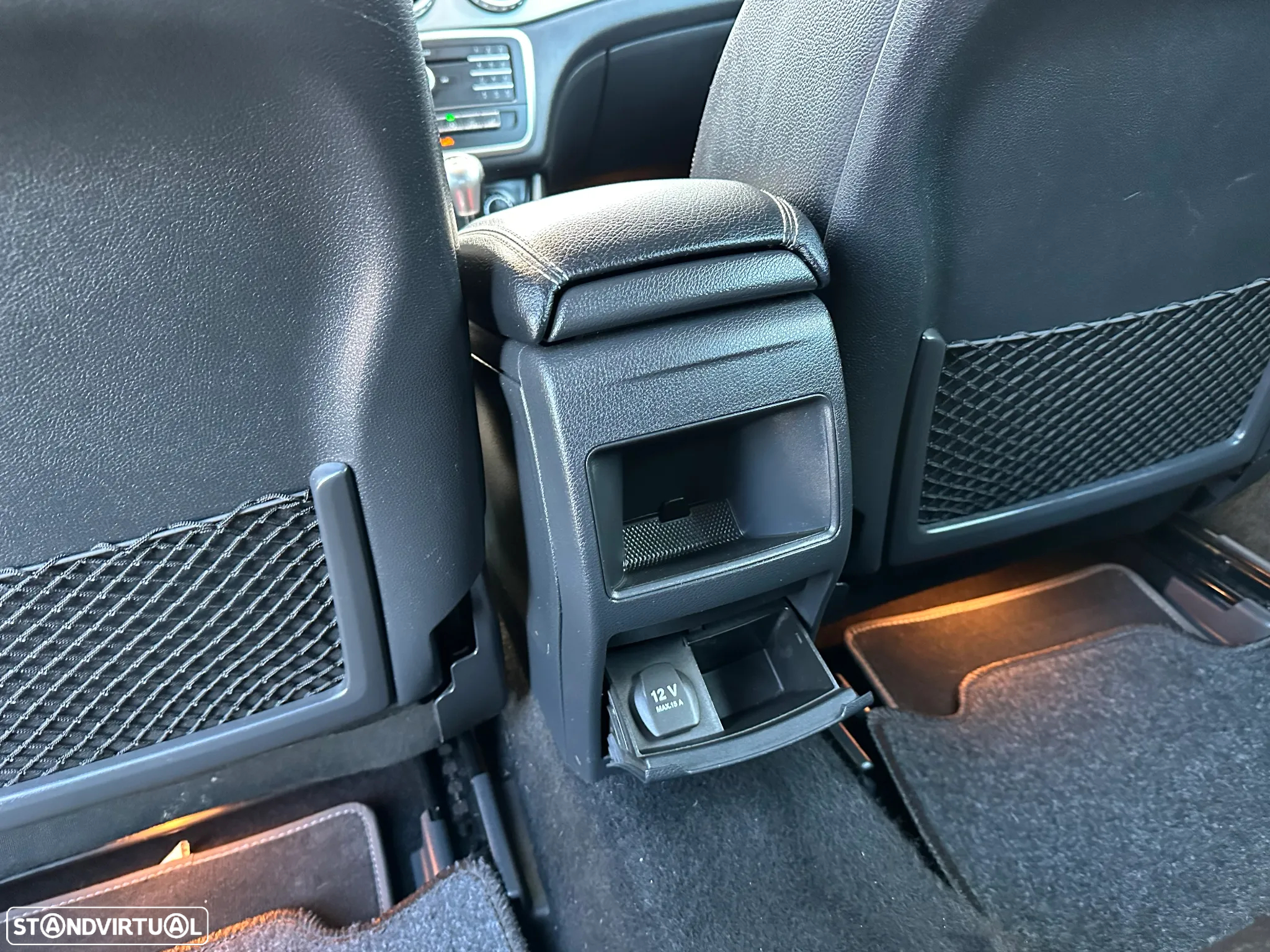 Mercedes-Benz GLA 180 d Urban - 38