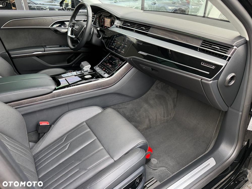 Audi A8 - 24