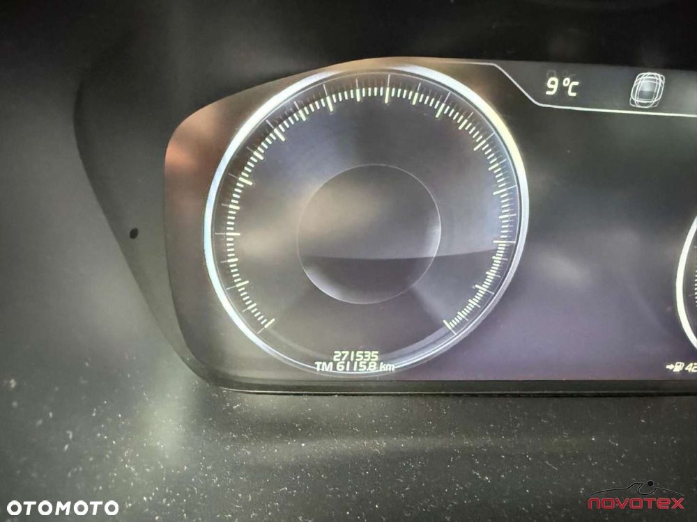 Volvo V90 D5 AWD Geartronic Inscription - 8