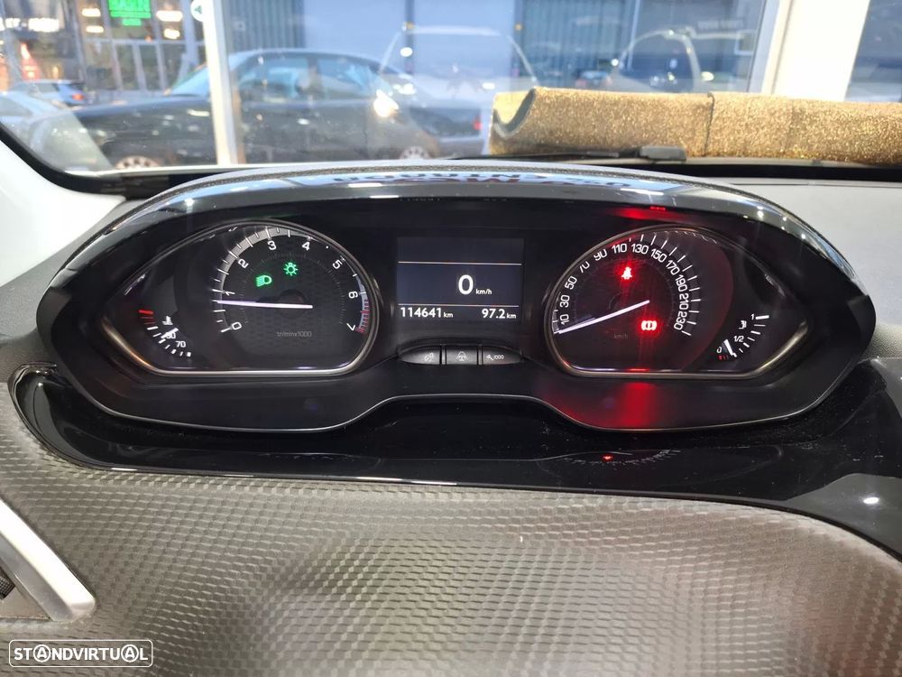 Peugeot 2008 1.2 PureTech GT Line - 18