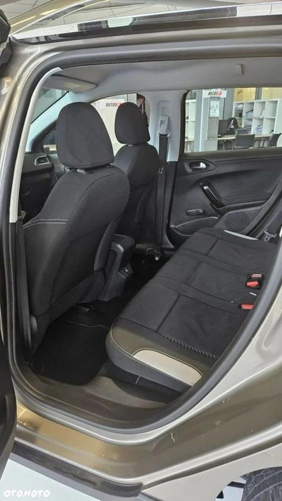 Peugeot 2008 1.2 Pure Tech Style - 15