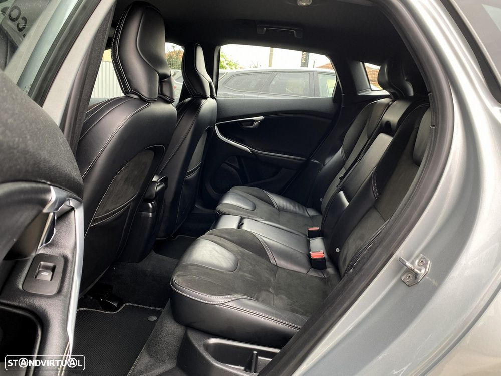 Volvo V40 D2 R Design - 30