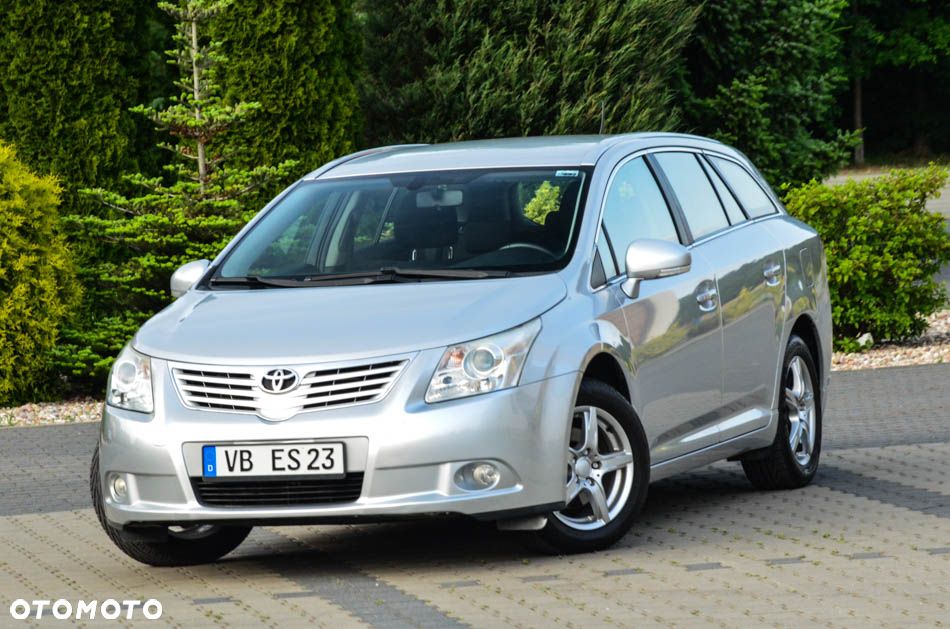 Toyota Avensis 1.8 Comfort - 14