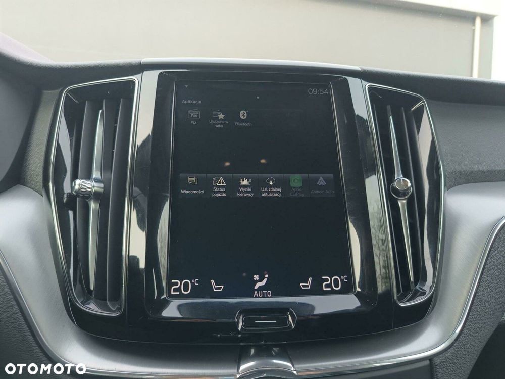 Volvo XC 60 T4 Momentum Pro - 25