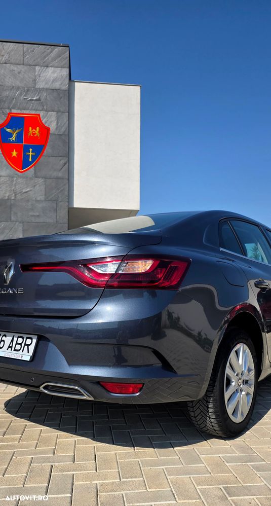 Renault Megane TCe 140 EDC GPF Zen - 10