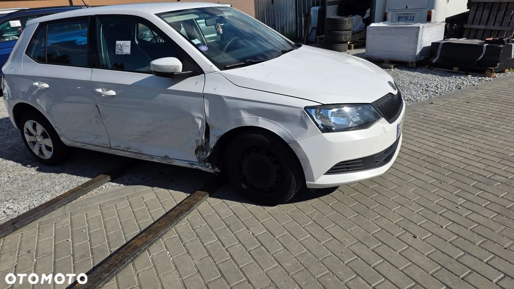 Skoda Fabia 2016 photo 4