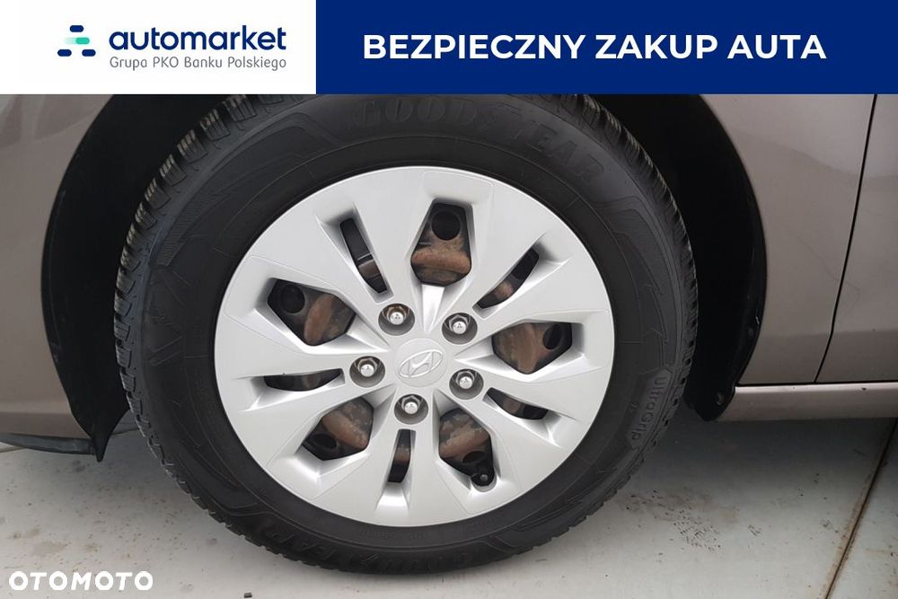 Hyundai i30 1.6 D Classic + - 13