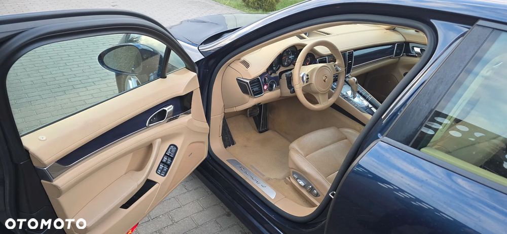 Porsche Panamera 4 PDK - 11