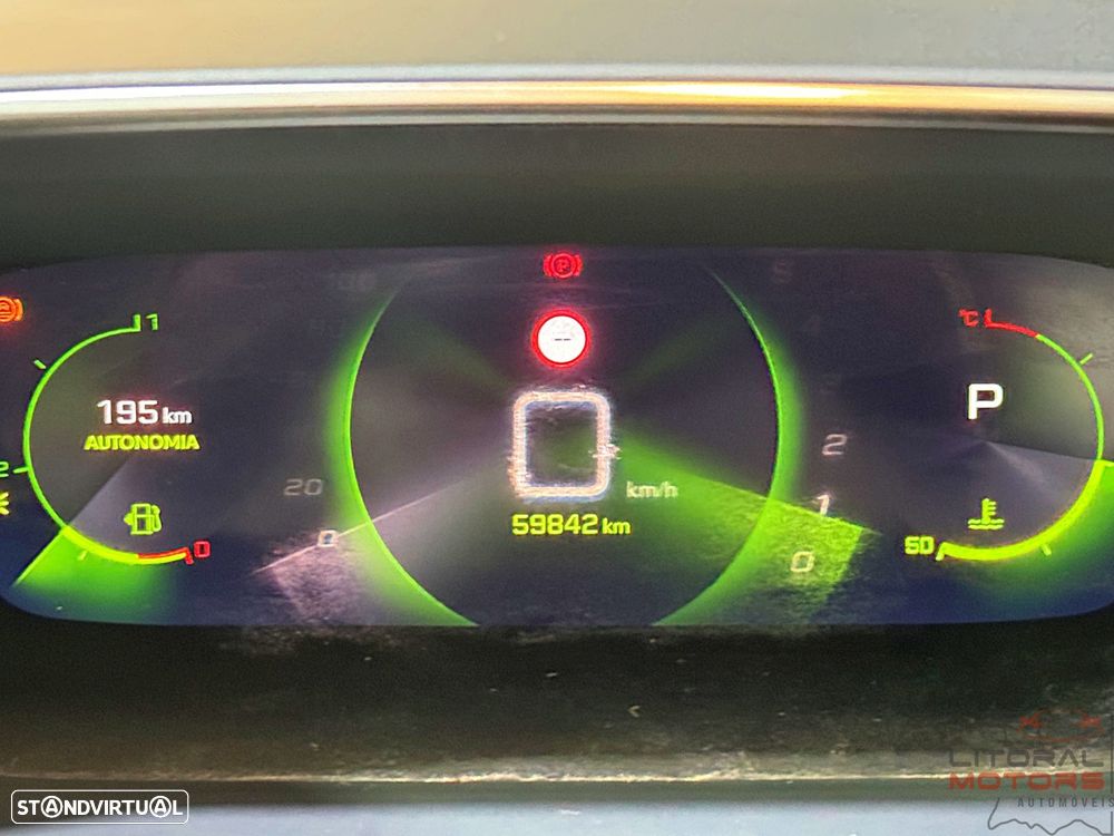 Peugeot 2008 1.2 PureTech GT Line EAT8 - 27