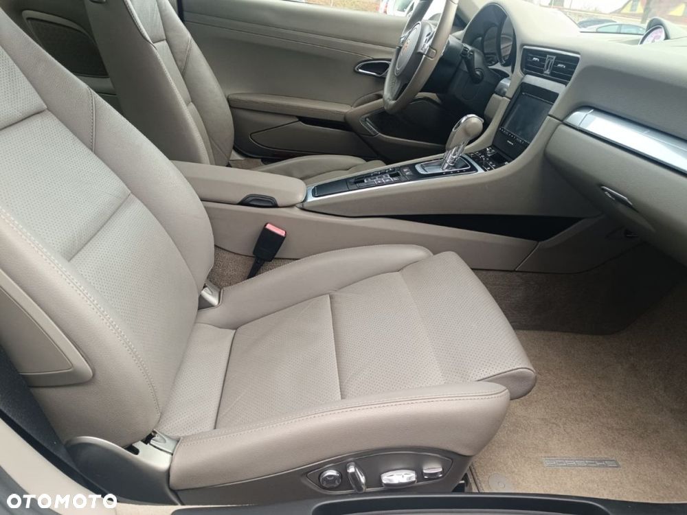 Porsche 911 Carrera 4S PDK - 23