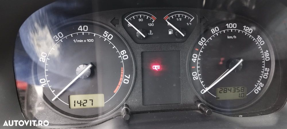 Skoda Octavia Combi 1.6 Elegance - 8