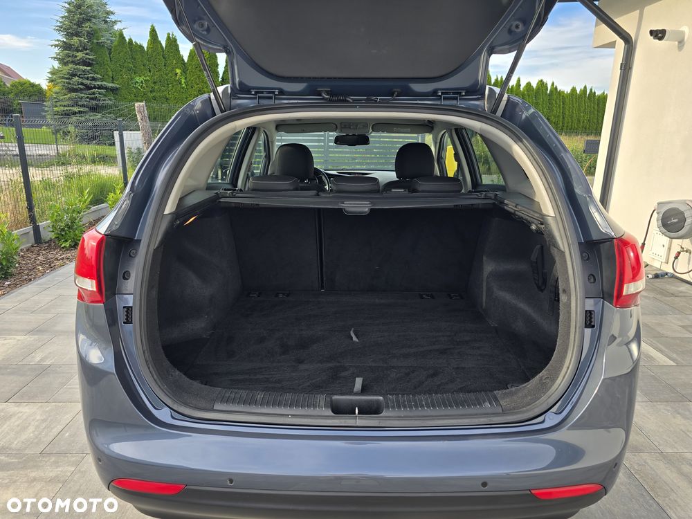 Kia Ceed 1.6 GDI Dream Team Edition - 24