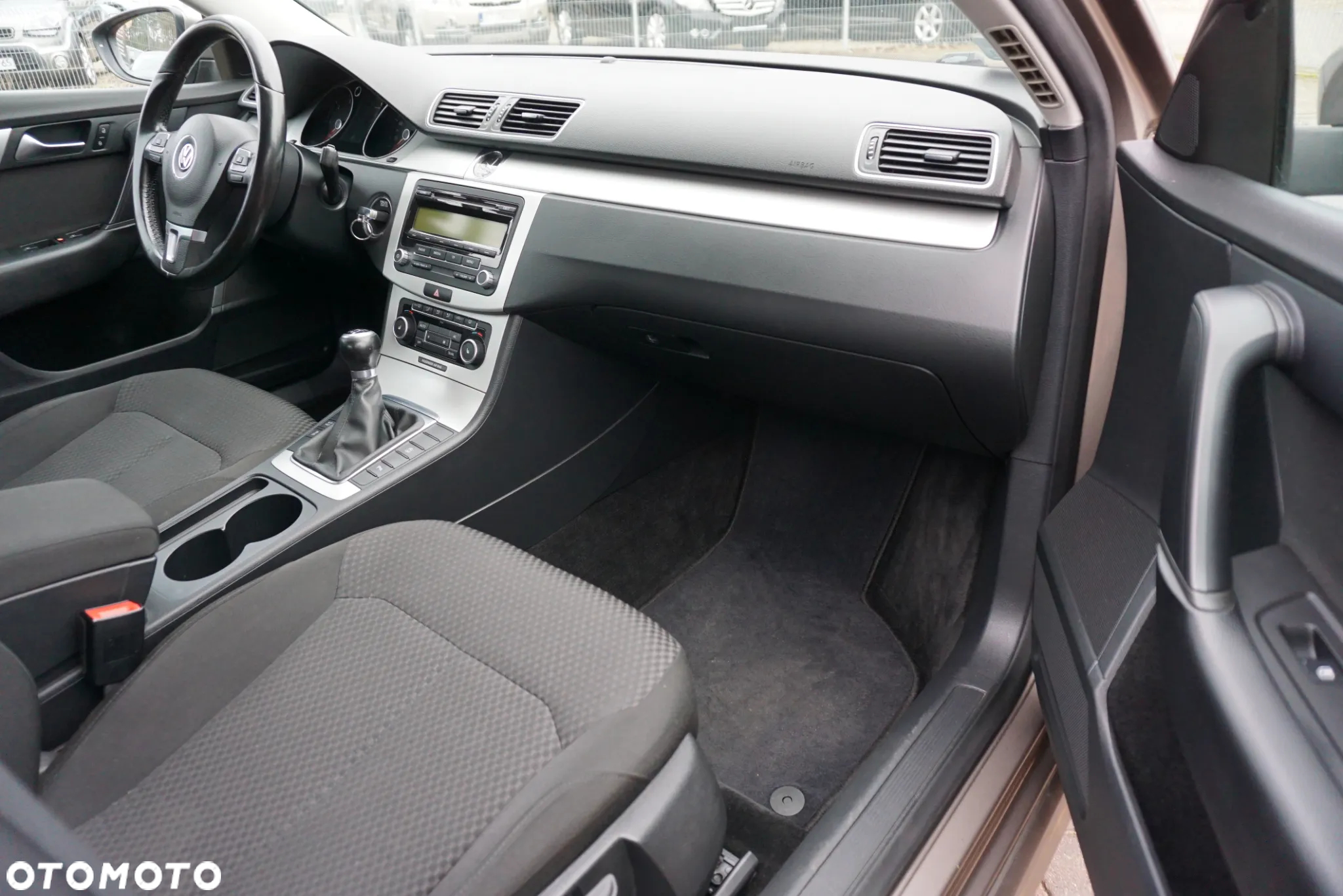 Volkswagen Passat 1.6 TDI DPF BlueMotion - 15
