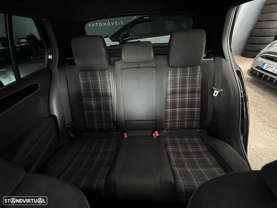 VW Golf 2.0 TSi GTI DSG - 11