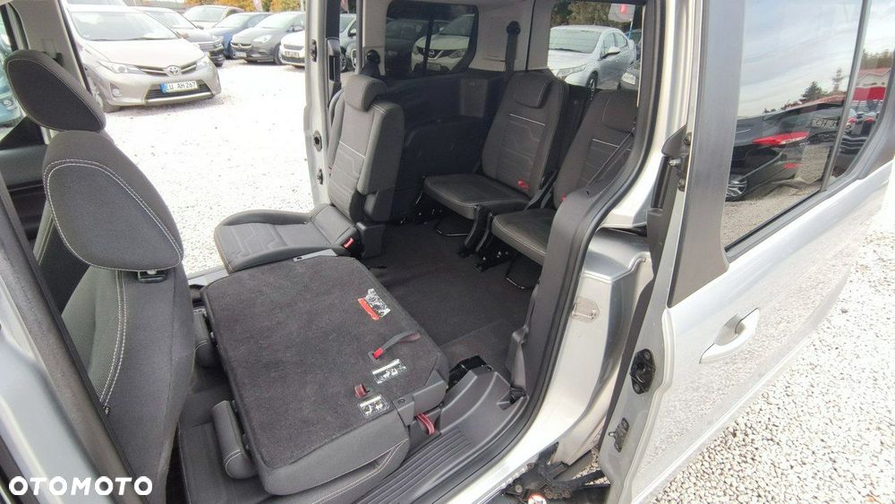 Ford Tourneo Connect Grand - 26