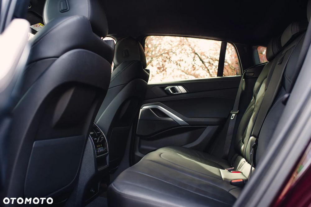 BMW X6 M50i - 14