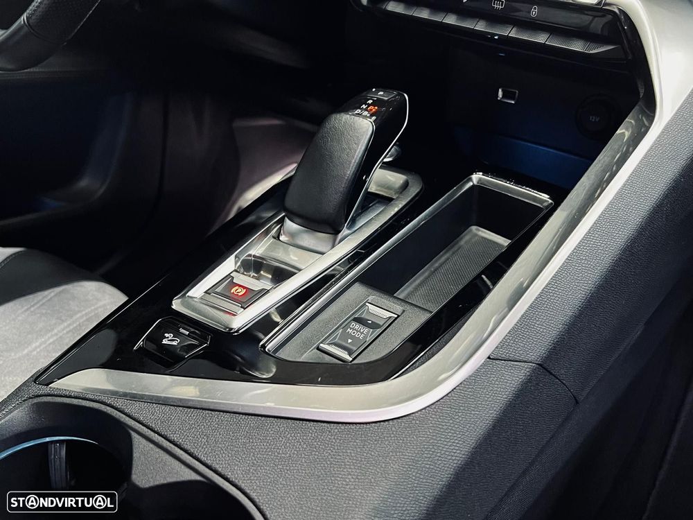 Peugeot 3008 1.6 Hybrid Allure e-EAT8 - 26