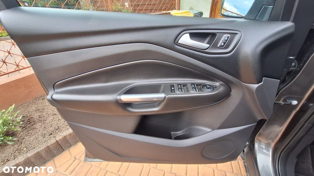 Ford Kuga 2.0 TDCi 2x4 Trend - 12