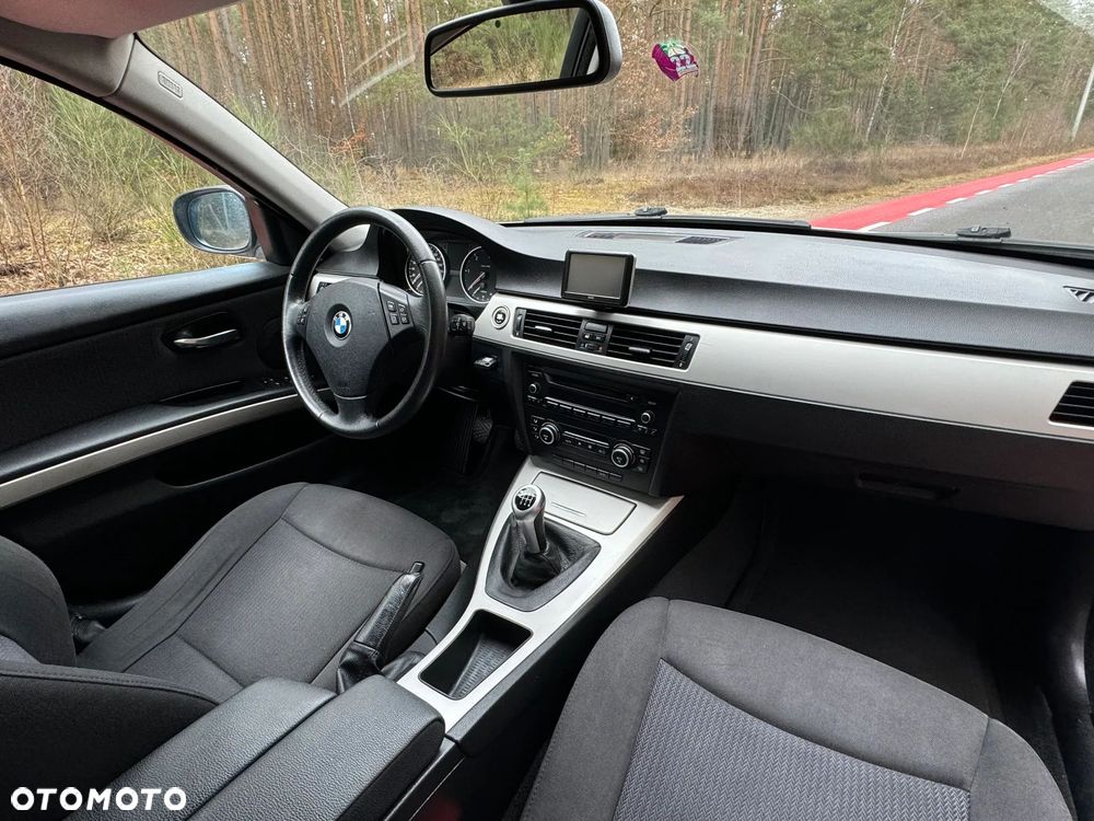 BMW Seria 3 318d DPF - 14