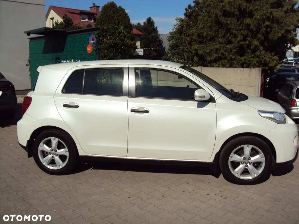 Toyota Urban Cruiser 1.33 Sol - 12